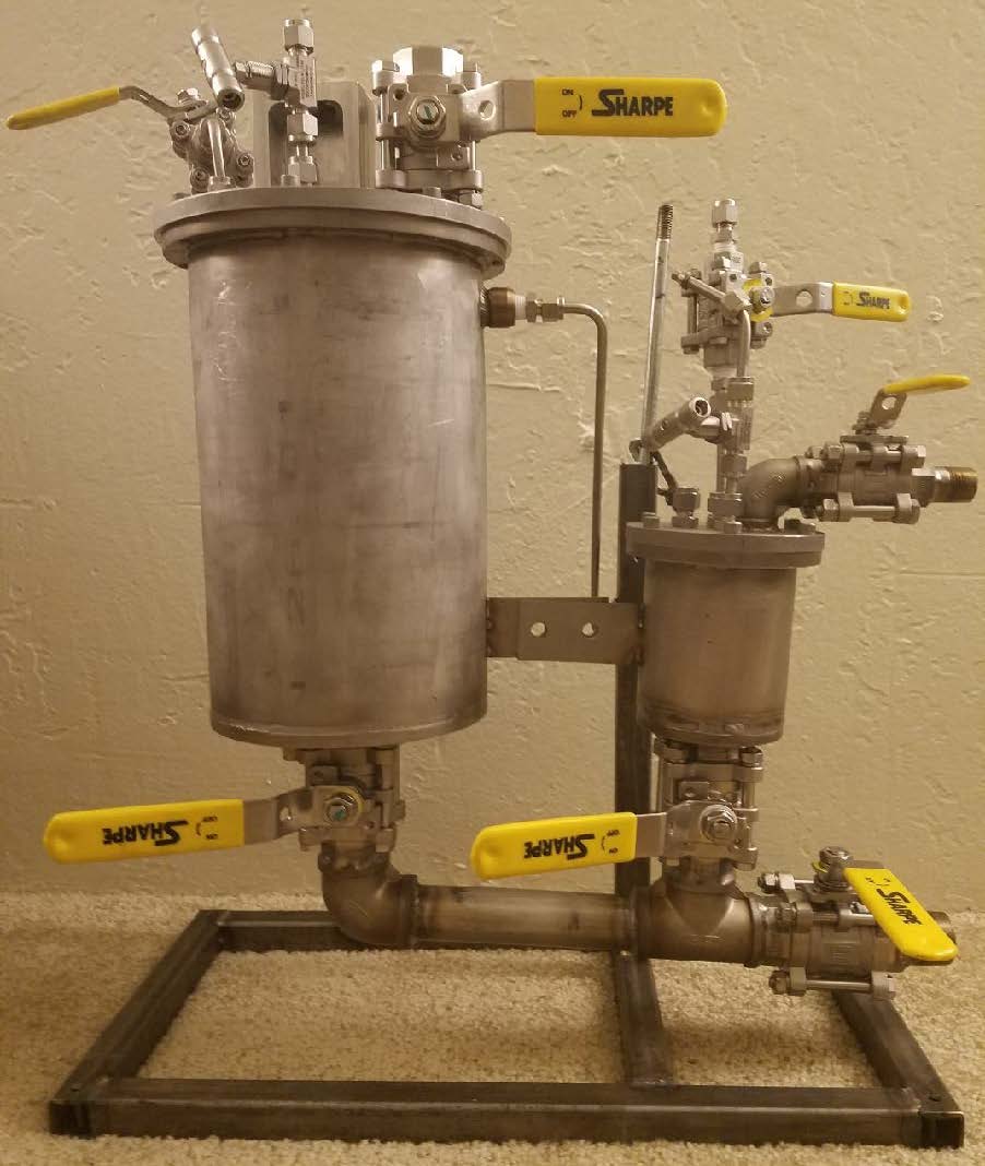 Compact Reactor / Filter System Made to Fit in Benchtop Hood