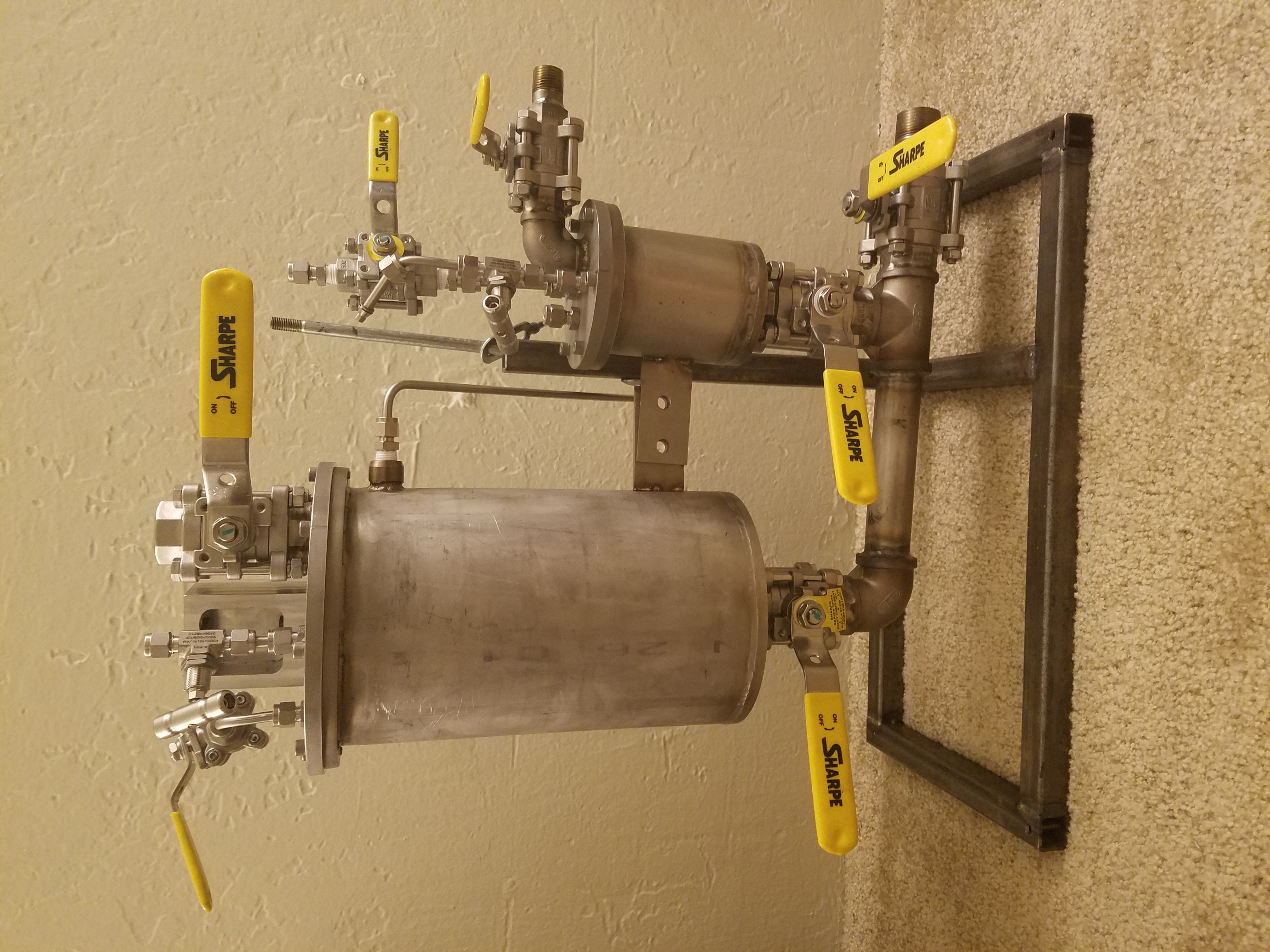 Compact Reactor / Filter System Made to Fit in Benchtop Hood